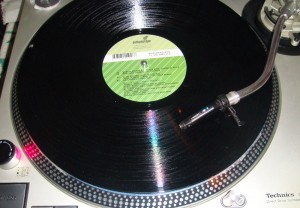 un disquito minimal techno interesante